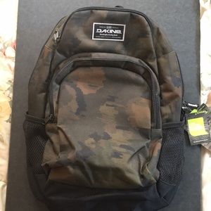 Dakine Central 26L Backpack NWT